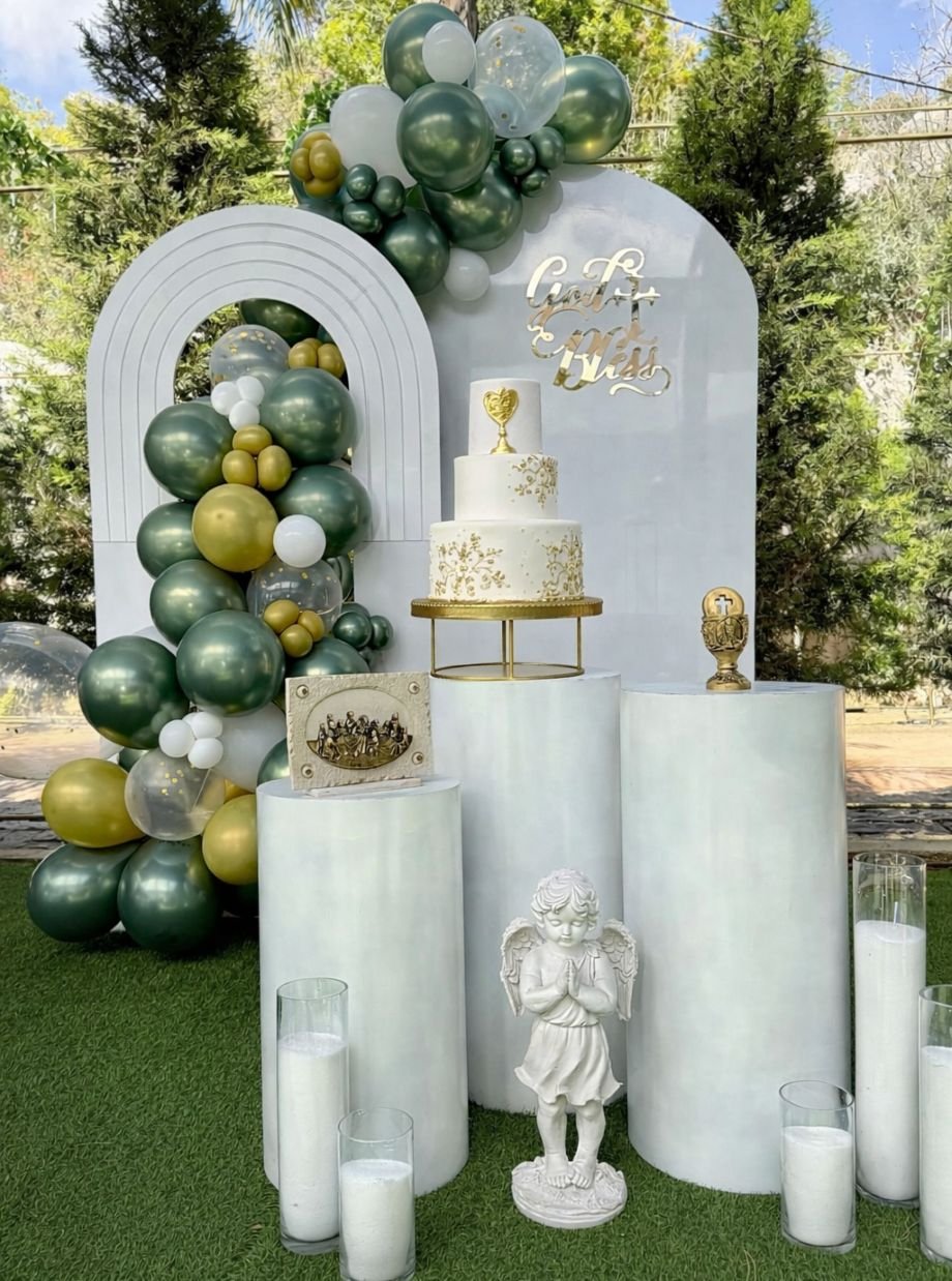 Green Balloon Arch