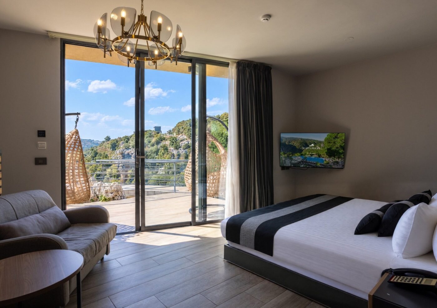 Cliff Room