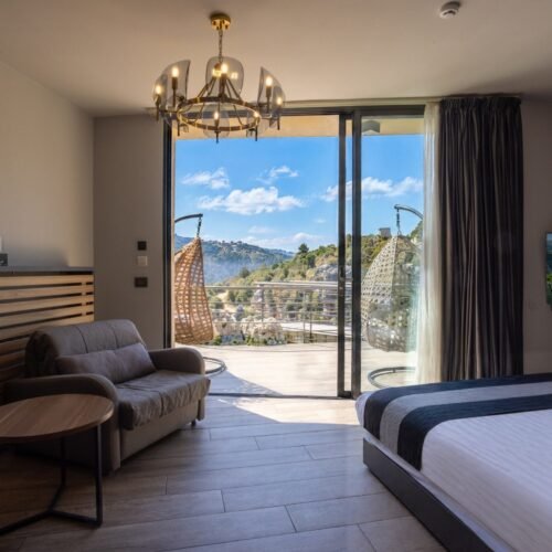 Cliff Room
