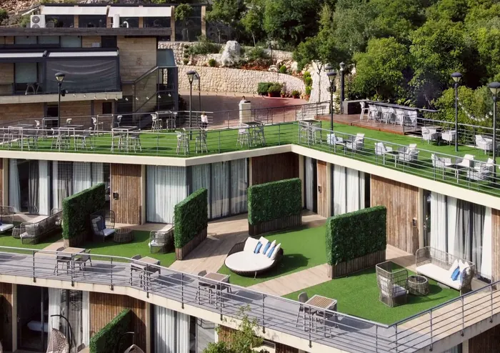 Superior Cliff Rooms with private lawn terraces